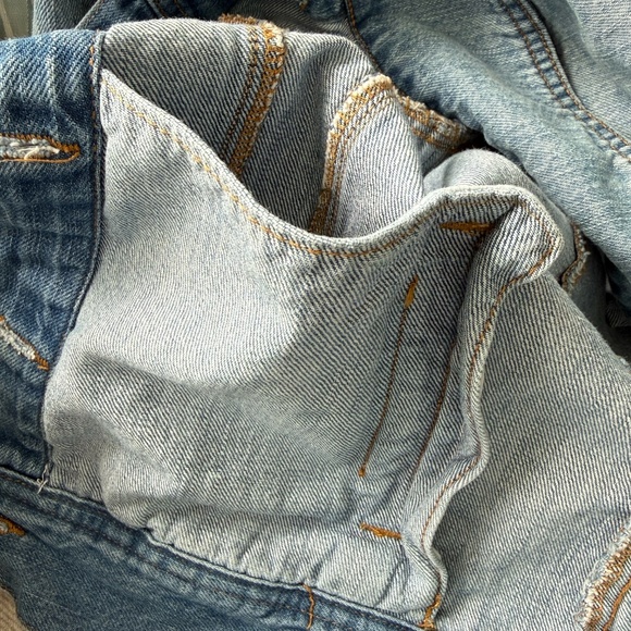 Guess Floral Embroidered Rose Denim Jacket Light Wash Trucker Boho Size Medium - Picture 9 of 11